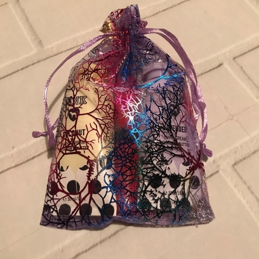 VICTORIA’S Secret lotion/lip gift bundle. … - Picture 6 of 6